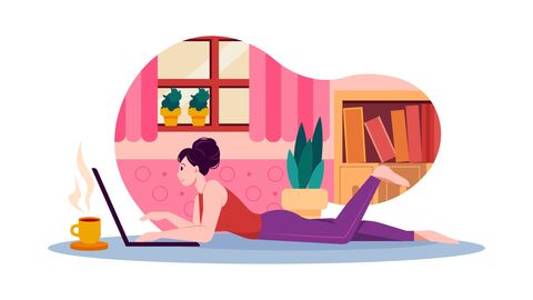 Illustration: Junge Frau liegt auf dem Bauch auf dem Boden und liest vergnügt im Laptop