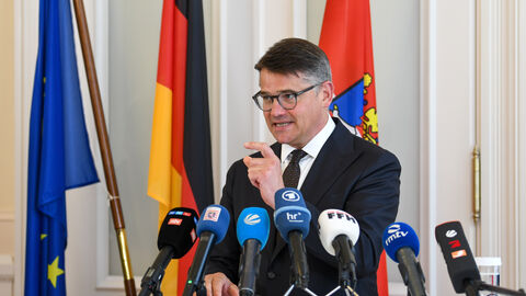 Ministerpräsident Boris Rhein beim Gasgipfel Ministerpräsident Boris Rhein beim Gasgipfel