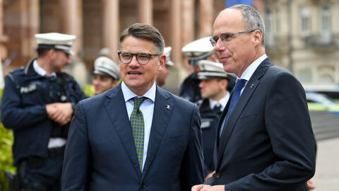Ministerpräsident Boris Rhein und Innenminister Peter Beuth Ministerpräsident Boris Rhein (links) und Innenminister Peter Beuth