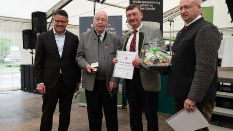 Ministerpräsident Boris Rhein dankt Jägerinnen und Jägern für ihre Arbeit anlässlich des Landesjägertages in Darmstadt.