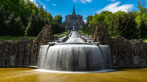 Die Kasseler Wasserspiele an den Kaskaden unterhalb des Herkules im Bergpark Wilhelmshöhe