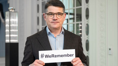 Ministerpräsident Rhein gedenkt der Opfer des Nationalsozialismus