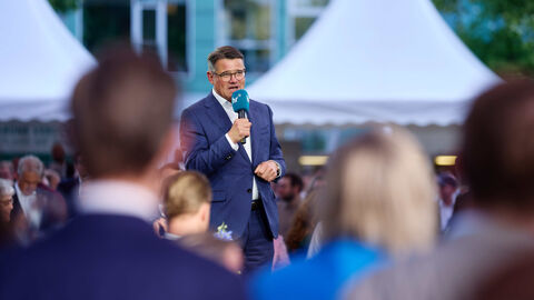 Ministerpräsident hält Rede