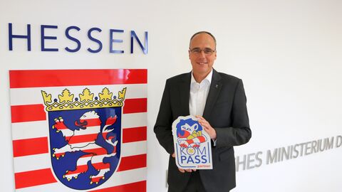 Innenminister Peter Beuth begrüßt Neuhof als KOMPASS-Partner