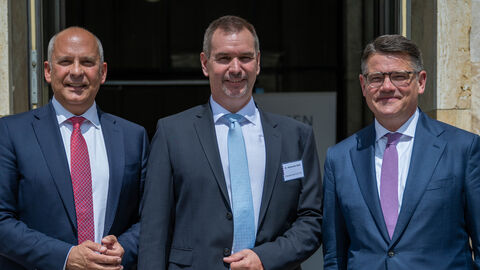 Amtswechselfeier Justizminister Prof. Dr. Roman Poseck, der neue OLG-Präsident Dr. Alexander Seitz sowie Ministerpräsident Boris Rhein.