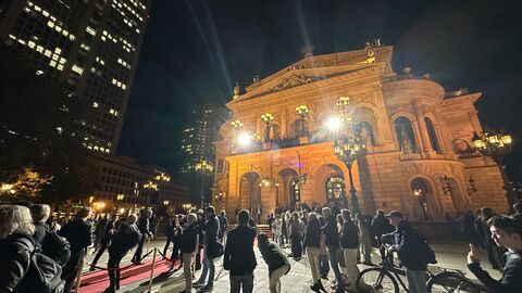 Der Hessische Film- und Kinopreis 2023 ist zu Gast in der Alten Oper Frankfurt. Die Alte Oper von außen