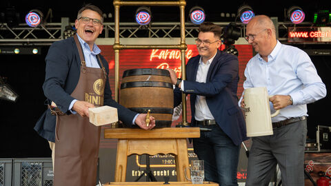 Ministerpräsident Rhein eröffnet Erbacher Wiesenmarkt Ministerpräsident Rhein eröffnet Erbacher Wiesenmarkt