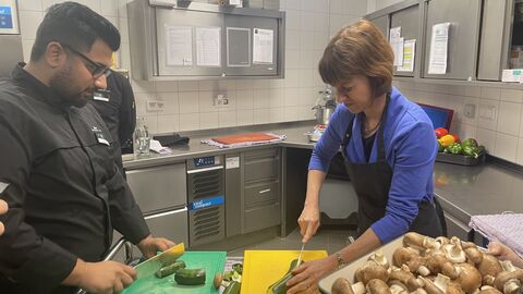 Kunal Batra (l.) und Sozialministerin Hofmann Kunal Batra (l.) und Sozialministerin Hofmann